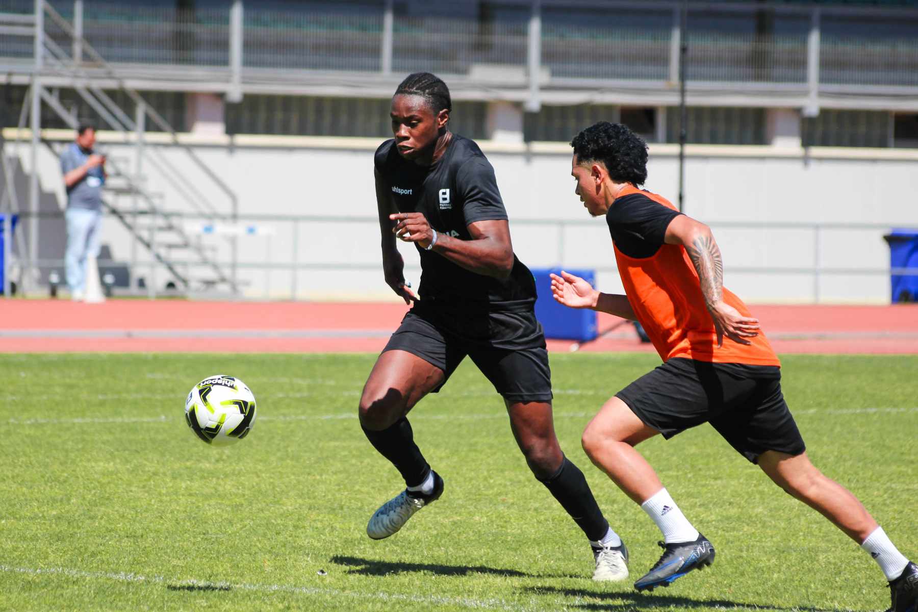 Cómo convertirse en futbolista profesional en España: Caminos reales y oportunidades en 2026 Football Forward