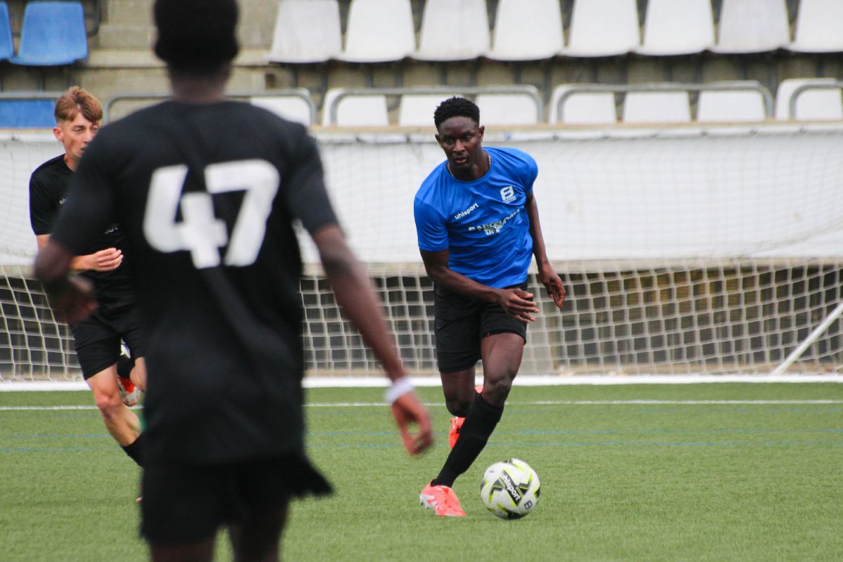 Cómo convertirse en futbolista profesional en España: Caminos reales y oportunidades en 2026 Football Forward